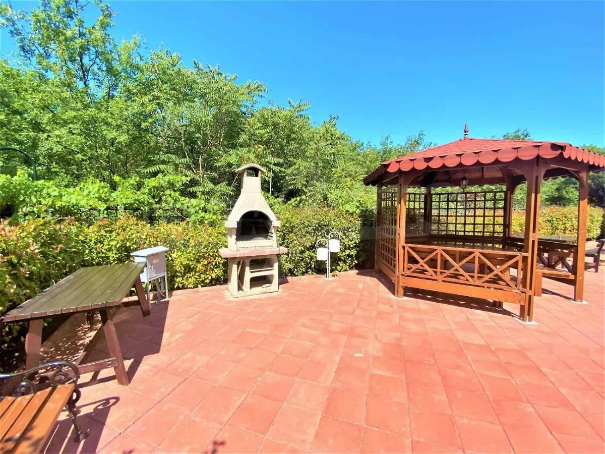 Flora Beach Resort Studio Pomorie Apartment