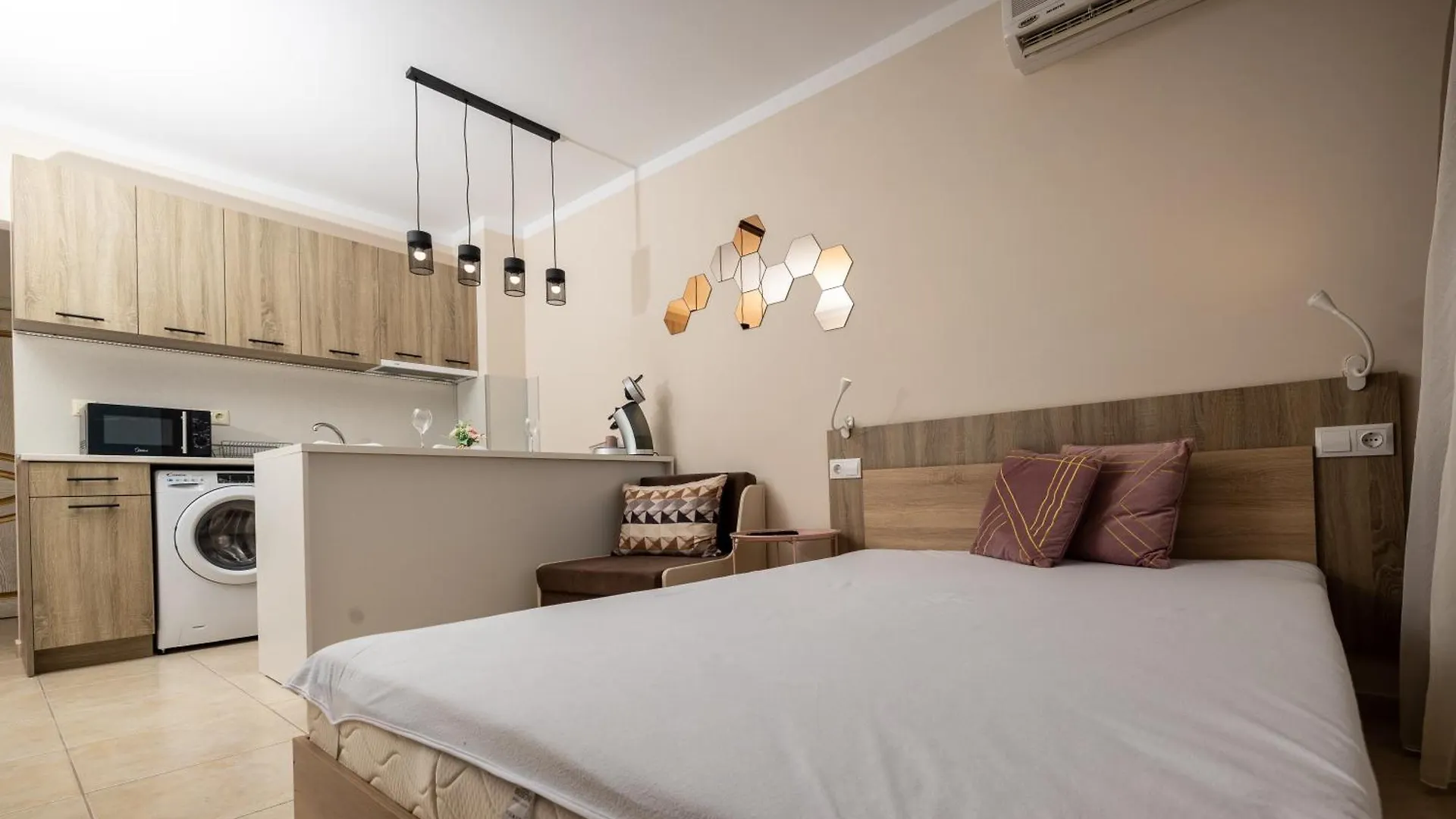 Flora Beach Resort Studio Pomorie 0*,  Bulgaria