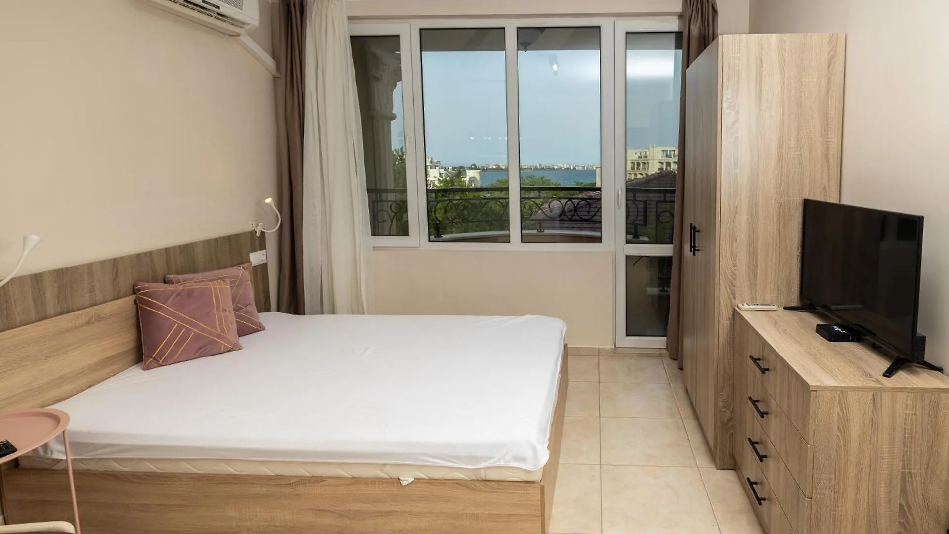 Apartment Flora Beach Resort Studio Pomorie Bulgaria