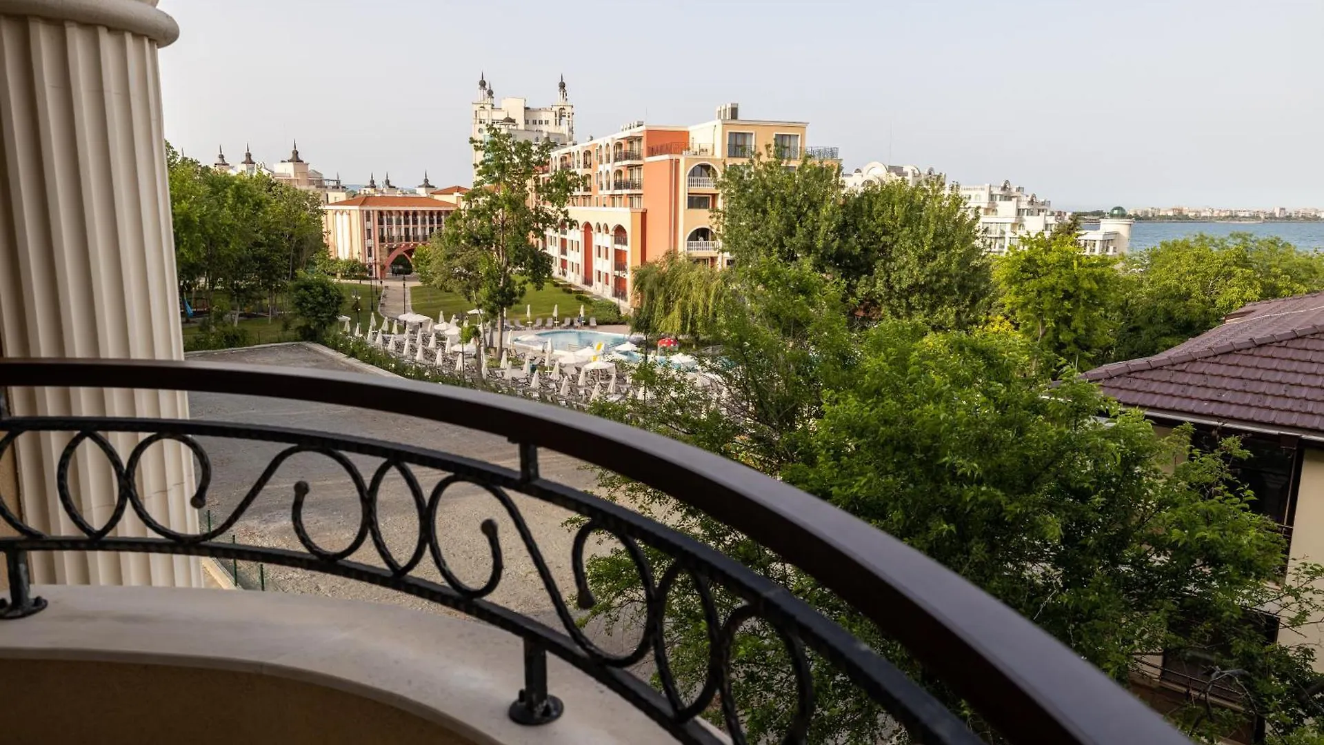 Flora Beach Resort Studio Pomorie Apartment
